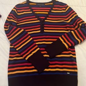 NWOT, very elegant, vibrant colors with a shiny touch.